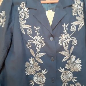 NWT Embroidery linen blazer